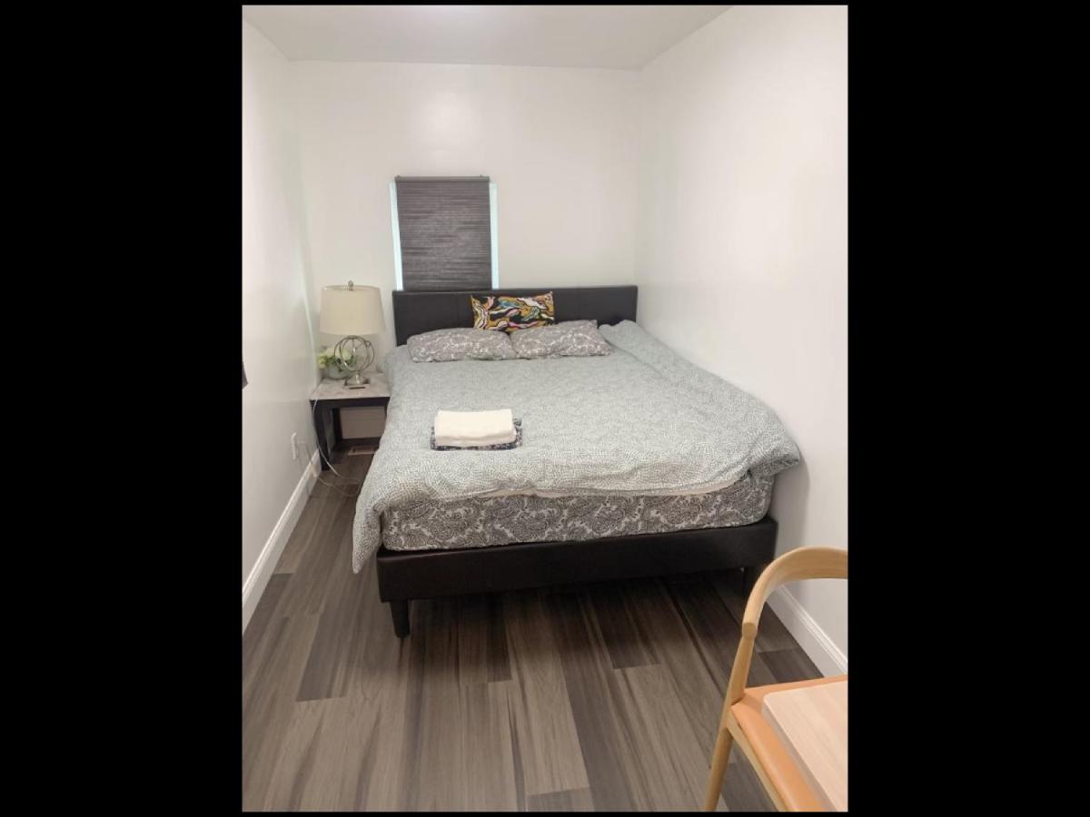 Stylist Bedroom Central Of Baltimore Exterior photo