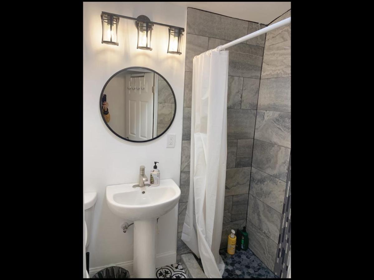 Stylist Bedroom Central Of Baltimore Exterior photo